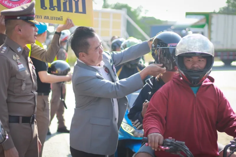ปล่อยแถวการ อำนวยความสะดวกด้านการจราจรป้องกันและลดอุบัติเหตุทางถนนช่วงเทศกาลสงกรานต์ 2569