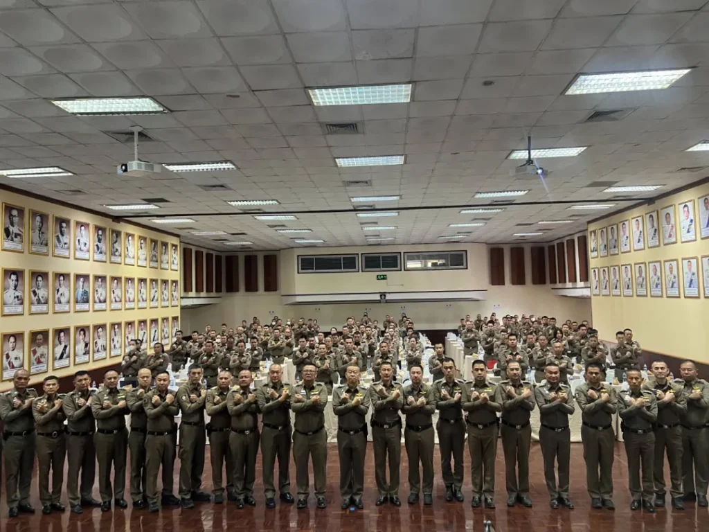 พ.ต.อ.ไพโรจน์ เพ็ชรพลอย ผกก.สภ.บางพลี และข้าราชการ ตำรวจภูธรภาค 1 ได้เข้าร่วมประกาศเจตนารมณ์ งดรับ งดให้ ของขวัญ ของกำนัลทุกชนิด